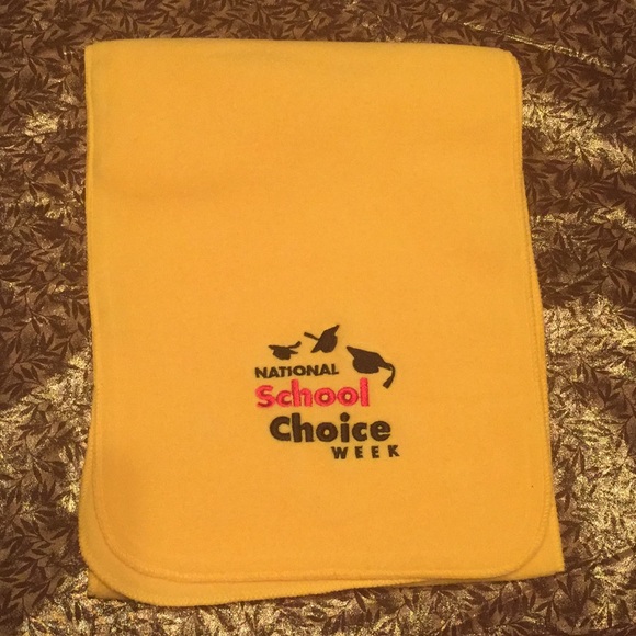 NWT scarves - Picture 7 of 8